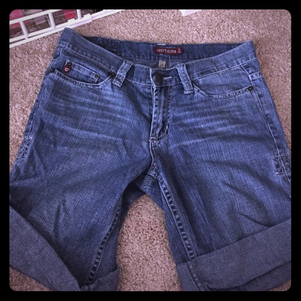Size 1 or 26 Hot Kiss roll up denim Bermud…